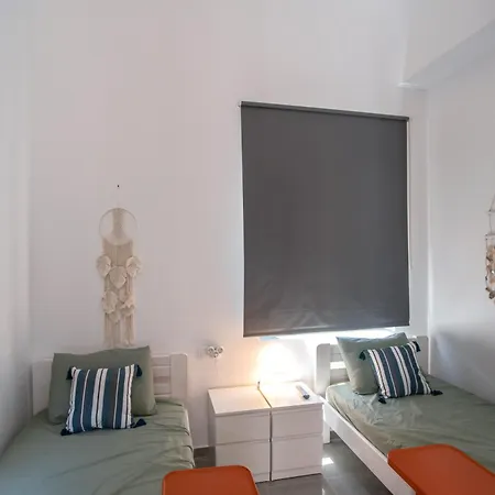 Olesia In * Naousa (Paros)